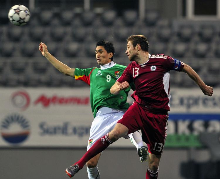 Straffe. Alle tre mål i kampen mellem Letland og Boliva blev scoret fra 11-meter-pletten. Det samme var tilfældet, da Bulgarien og Estland spillede 2-2 på samme dag, på samme sted og med samme dommer. 