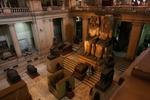 Hærværk. I kølvandet på revolutionen i Egypten den sidste tid, har der, på egyptiske museer, foregået omfattende hærværk på uvurdelige skatte og artefakter fra det gamle Egypten. 