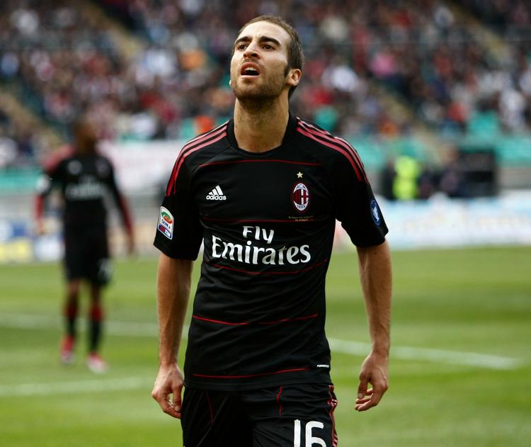 Udskældt. Mathieu Flamini burde komme i fængsel, mener hans offer Vedran Corluka. 