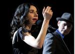 »`Let England Shake´ er en total overrumpling«, skrev Politikens anmelder Kim Skotte. Nu viser en anden uventet part interesse for PJ Harveys musikprojekt. 
