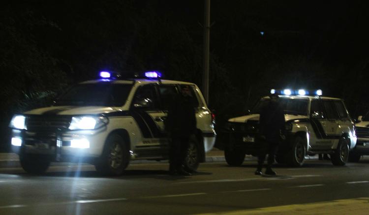 Ifølge vidner var der flere end 100 politifolk med i aktionen mod demonstranterne. 