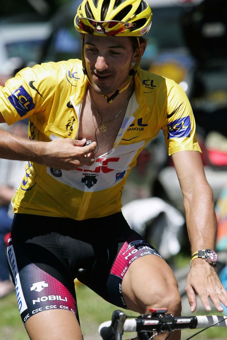 Oprør. Det er ikke kun UCI's politik omkring de små radioer Fabian Cancellara og co. er utilfredse med. 