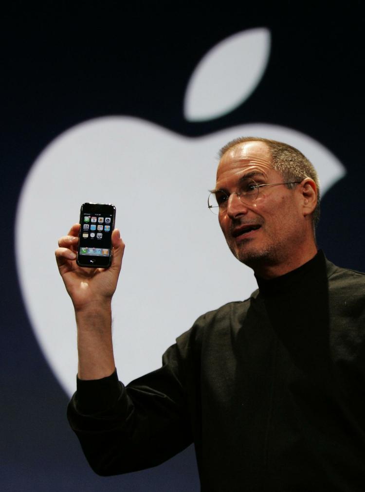 Samarbejde. Computergiganten Apple med Steve Jobs (billede) i spidsen løftede i går sløret ny digital abonnementsservice til magasin- og avis-apps i App Store. (Arkivfoto) 