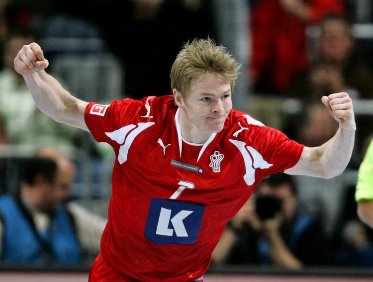 brok. Jesper Jensen skal under kniven. 