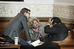 Integrationstrio. Inden pointsystemet er blevet endeligt udformet strides Venstres integrationsordfører, Karsten Lauritzen (tv.) med sin kollega hos de konservative, Naser Khader (th.) I midten kvinden som skal administrere systemet, integrationsminister Birthe Rønn Hornbech (V), der i en kronik i dag i Berlingske i dag definerer systemet anderledes end Dansk Folkeparti. 