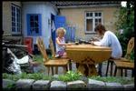 Fristaden Christiania blev etableret i 1971, hvor en gruppe unge boligløse besatte den nedlagte Bådmandsstrædets Kaserne. Dette billede er fra 1987. 