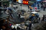 Både Folketingets venstre- og højrefløj er i 2004 tilfredse med, at beboerne på Christiania selv har nedrevet hashboderne i Pusher Street. 