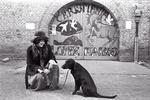 Det var gode tider foran loppemarkedet på Christiania i 1972. 