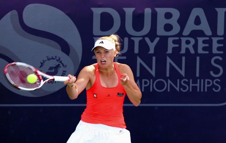 forhånden. Dette slag med forhånden har Caroline Wozniacki arbejdet på, påpeger Michael Mortensen. 