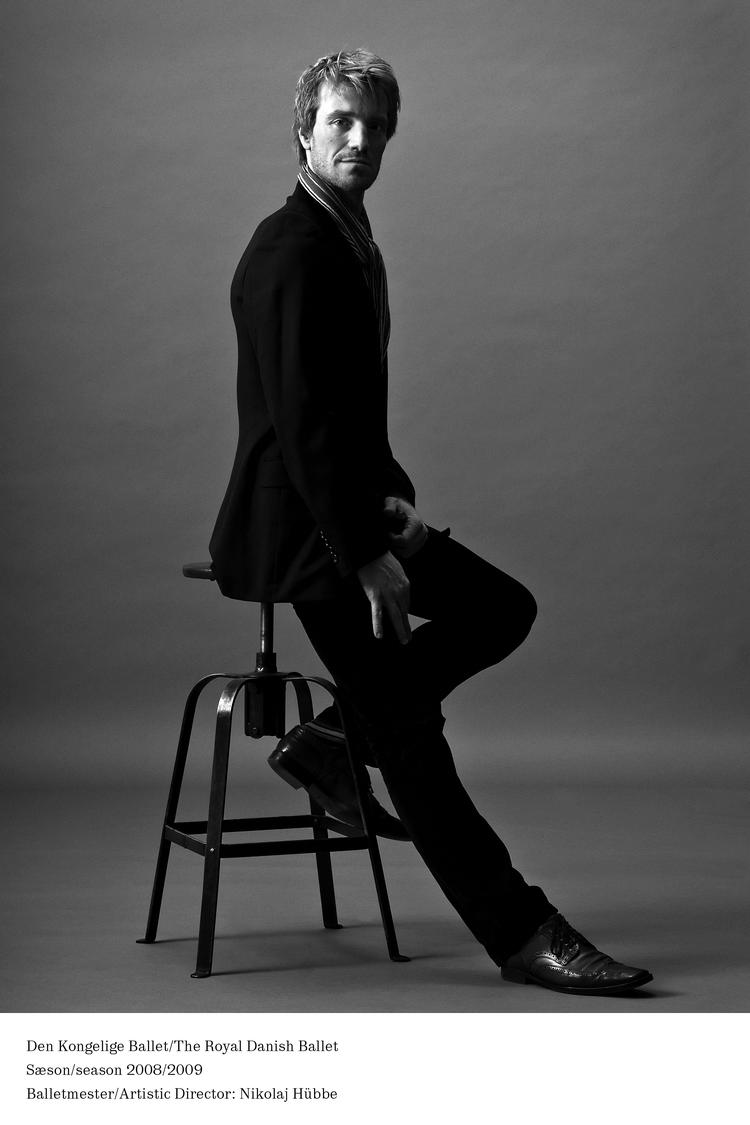 Den kongelige balletmester Nikolaj Hübbe skal selv være vært på en ny forestillingsserie, der inviterer kulturelle gæster ind i balletten. 