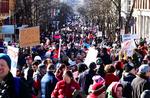 Gadebillede. Scott Walkers tilhængere var langt i undertal ved weekendens demonstrationer i Wisconsin. 