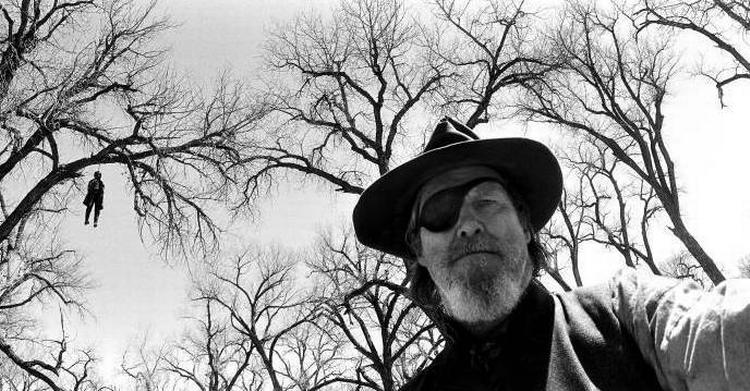 Jeff Bridges fotograferer ofte på filmsettet under indspilninger. Her er det Texas og New Mexicos mytologiske western-landskaber. Foto: Jeff Bridges