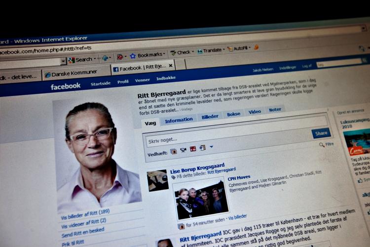 Hype. Kun omkring 3 pct. af danskerne bruger politikernes Facebookprofiler til at søge nye informationer om politik. 