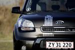 Prisfald. Allerede fra denne sommer bliver koreanske, bl.a. denne Kia Soul. en anelse billigere. En EU-told på 10 procent skal fjernes over en årrække. 