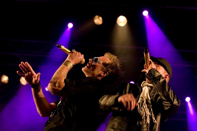 Boing boing. Nik &amp; Jay har ladet sine fans vente i 5 år. Men datoen er nu sat og den 26. april udkommer deres længeventede album. 