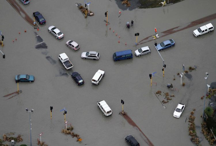 Jordskælvet har også ført til overvømmelser i dele af den newzealandske storby. 