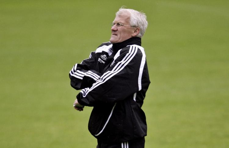 topposten. Morten Olsen kan ende med at give plads til endnu en dansk landstræner. Michael Laudrup er et oplagt bud, mener bookmakerne. Arkivfoto. 
