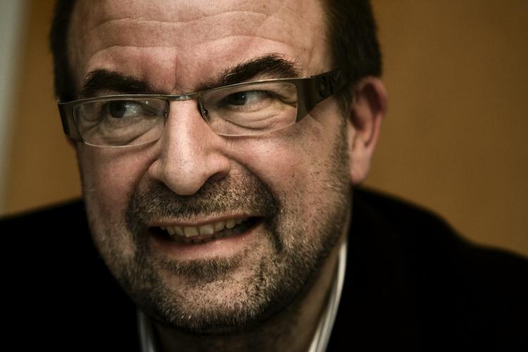 Mystik. Den danske filmproducent Regner Grasten har nu indgået en aftale om, at lave sagen om det mystiske dobbeltmord på Peter Bangs Vej til en tv-serie. 