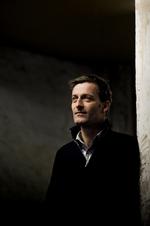 Sverige. »Der eksisterer en udelukkelseskultur, en selvcensurkultur, som er meget mere udpræget i Sverige end i Danmark. Man lukker simpelt hen den frie debat«, siger historikeren og kommentatoren Mikael Jalving, der er aktuel med  bogen 'Absolut Sverige - En rejse i tavshedens rige'. 