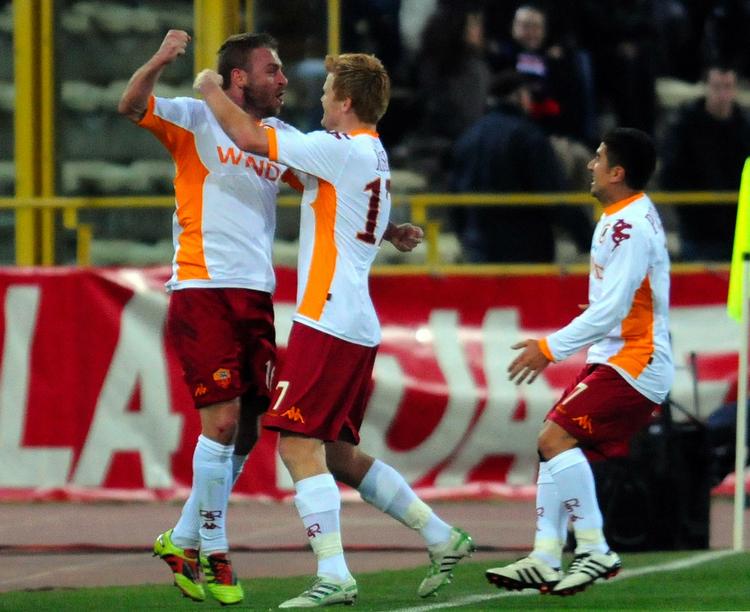 vindere. Efter tre liganederlag i træk lykkedes det endelig Daniele de Rossi (tv) og John Arne Riise at juble over en sejr. 