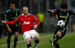 Nulløsning. Hvis Marseille og Lucho Gonzalez (t.h.) scorer en gang på Old Trafford, så skal Wayne Rooney og United score to gange for at gå videre. 
