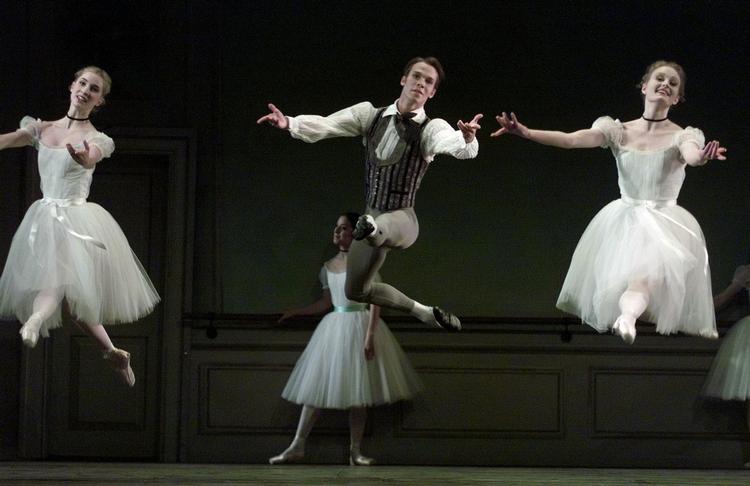 Kulturkritik. »Jeg forstår ærligt talt ikke, hvorfor Poulsgaards udsagn om, at Danmark er for lille til ballet, skulle være så langt ude«, skriver lektor. Arkivfoto fra forestilling på Det Kongelige Teater. 