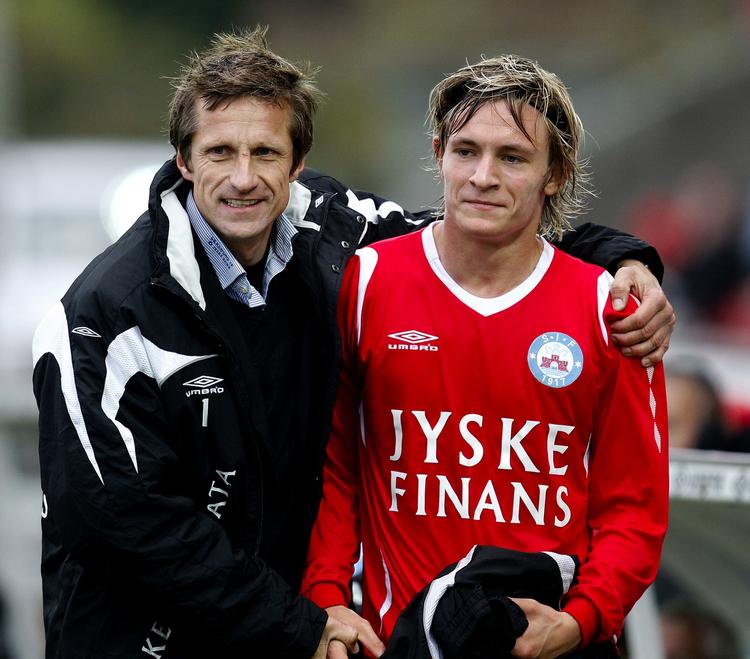 fremtid. Træner Troels Bech og midtbanespilleren Martin Svenssons klub skifter måske navn i løbet af de kommende år som følge af en fusion med en anden klub. 