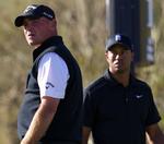 svært. Thomas Bjørn fik sig en stor skalp i form af Tiger Woods i første hulspilsopgør i Arizona. Men nu venter hulspillets mester. 