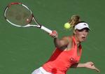 sådan. Caroline Wozniacki afværgede fire sætbolde og det banede vej for sejren over Jelena Jankovic. 
