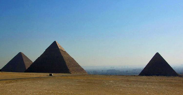 ÅBEN. Det er nu igen muligt for turister at se pyramiderne i Giza. 