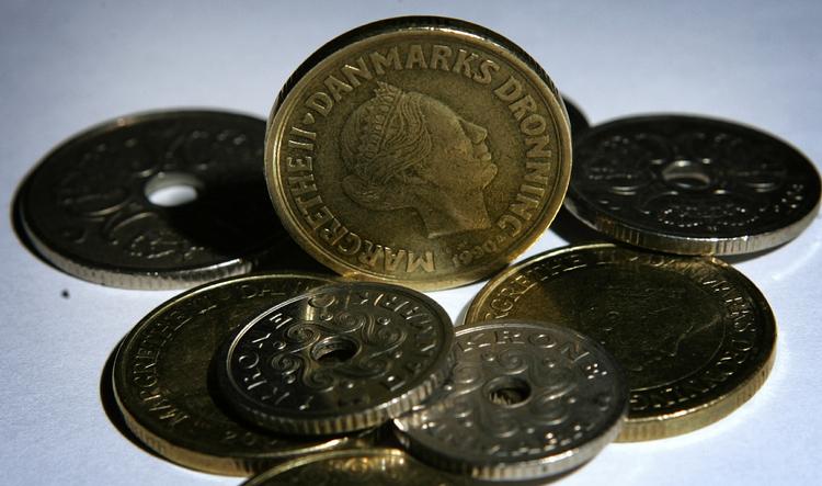 Privatøkonomi. Det ville gavne væksten og beskæftigelsen, hvis vi turde bruge dankortet noget mere. 