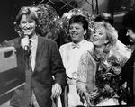 klassisk. John Hatting og norske Lise Haavik vandt det danske grand prix i 1986 med sangen 'Du er fuld af løgn'. Jørgen Mylius (tv) var vært. 