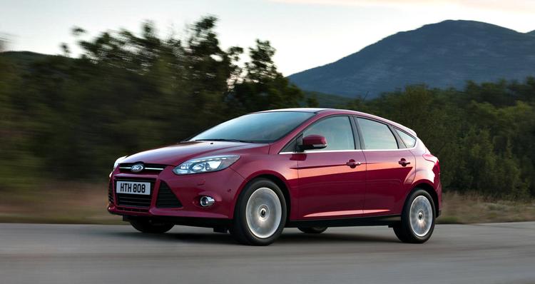 Sikkerhed. Den nye Ford Focus tager styringen, hvis dine egne reflekser svigter. 