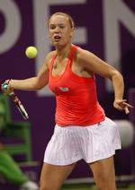 våbnet. Forbedringen af forhåndsslaget har været medvirkende til, at Caroline Wozniacki stiller op til dagens semifinale i Qatar med ti sejre i træk. 