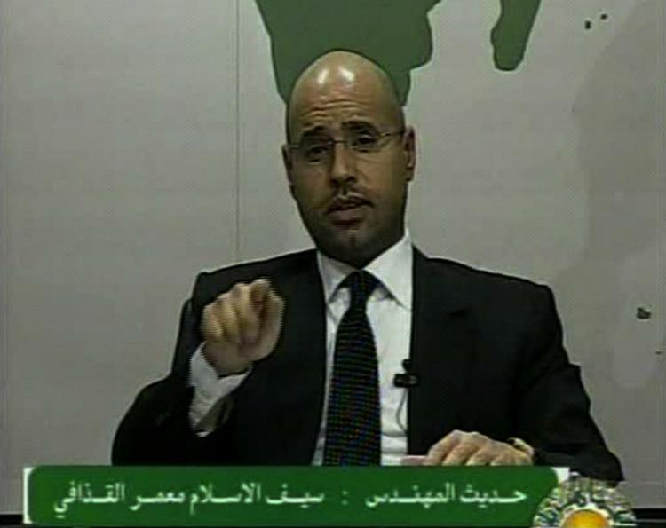 ADVARSEL. Saif Gaddafi advarer libyerne om konsekvenserne af fortsat oprør. Arkivfoto fra landets statslige tv. 