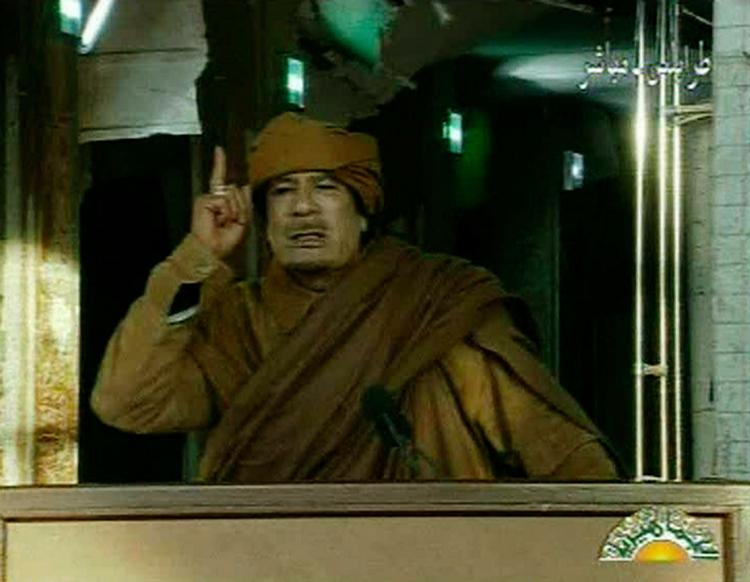 Pres. Moamar Gaddafi er gået på tv flere gange i den forgangne uge for at holde kontrollen over sit land. Men nu ligger FN mere pres på diktatoren. 