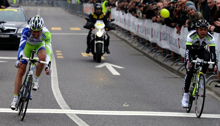 Afgørelsen. Afstanden var ikke stor, da Ivan Basso besejrede Fabio Duarte. 