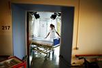 Forfra. Sygeplejersker, lærere, socialrådgivere og andre professionsgrupper har for længst oplevet på deres egne kroppe, at det ikke længere nytter at blive ved med at løbe stærkere. Der er behov for at tænke velfærden forfra. Arkivfoto: Thomas Borberg 