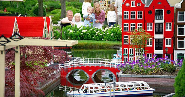 LEGOEKSPORT. Nu får malaysierne som de første asiater deres eget Legoland. 