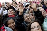 Hurraaaaa. Glæde på Amalienborg Slotsplads sidste år, hvor Dronning Margrethe fyldte 70 år. 