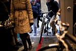 Forskel. Det er gratis at tage cyklen med i S-toget. Men ikke i metroen. 