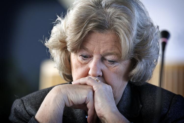Anklaget. Integrationsminister Birthe Rønn Hornbech (V) skulle ifølge anonyme embedsmænd have givet dem en direkte instruks om at give ulovlige afslag om statsborgerskab til statsløse. 