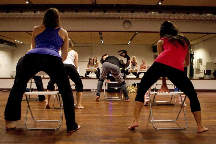 FITFORFIGHT. Gymfit hedder det nye koncept fra Danmarks Gymnastiforbund, der skal ruste foreningslivet til kampen om de voksne kunder. 