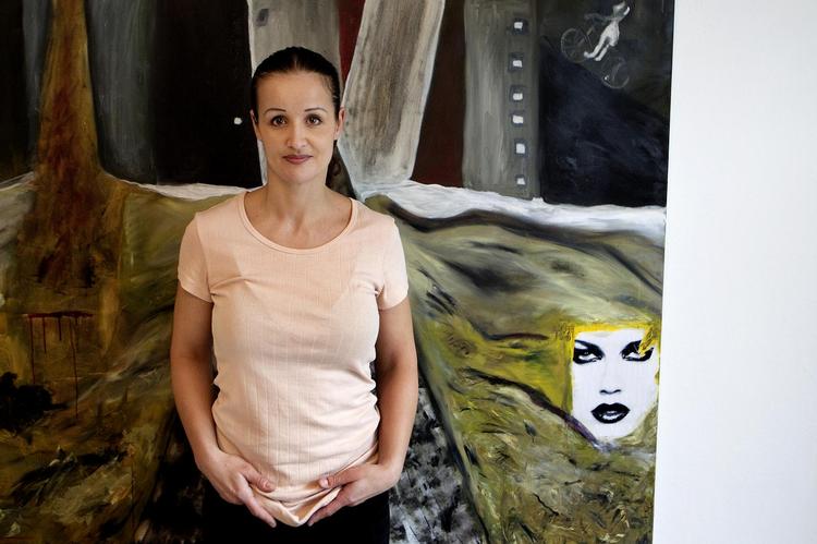 Mistænkt. Milena Penkowa er sigtet for bedrageri og mistænkt for fusk i forbindelse med sin forskning. Nu er både politiet og internationale topforskere sat på sagen. 