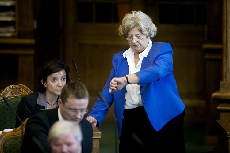 Krydspres. Sagen om ulovlige afslag til statsløse unge kan ende med en dommerundersøgelse af Birthe Rønn. 