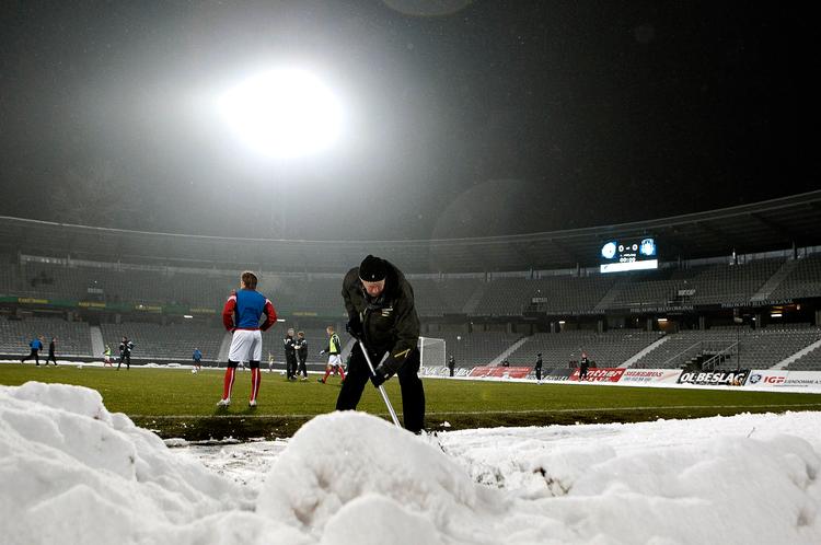 koldt. Tilskuertallene er på det seneste gået den forkerte vej for Superligaen, der også er blevet drillet af sne. Arkivfoto: Ernst van Norde/Polfoto