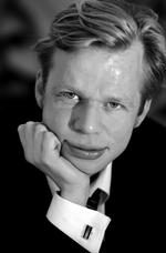Tillykke. Det 36-årige sludrechatol Clement Kjersgaard har snakket sig til 25.000 bananer. 