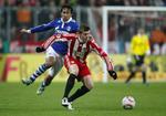 trængt. Bayern München fik endnu en nedtur i en skuffende sæson, da Raul sendte Schalke 04 videre til pokalfinalen med sejr i Bayerns egen hule. 