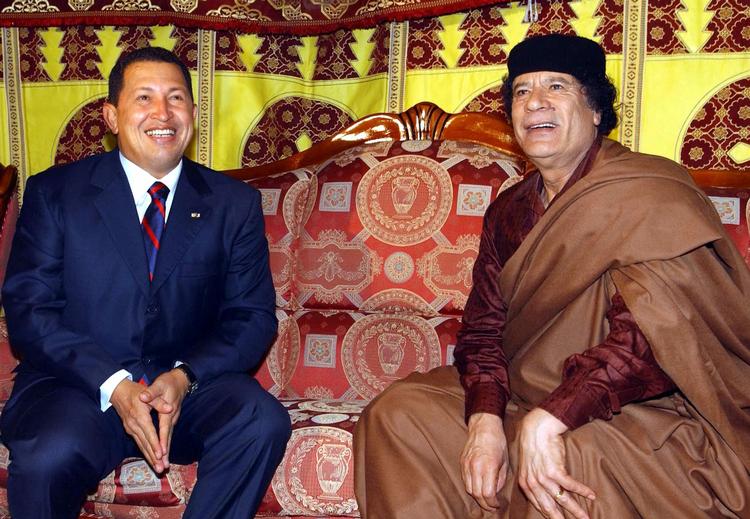 FREDSPLAN. Chavez og Gaddafi har været venner i mange år. 