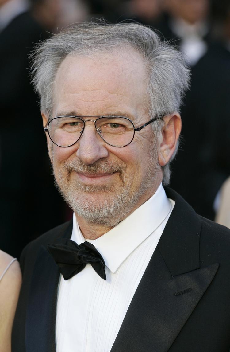 Næse. Steven spielberg kender en god afsløringsblockbuster på lugten. Den  amerikanske instruktørs produktionsselskab Dreamworks har sikret sig rettighederne til to bøger om den omstridte Wikileaks-pioner Julian Assange. 